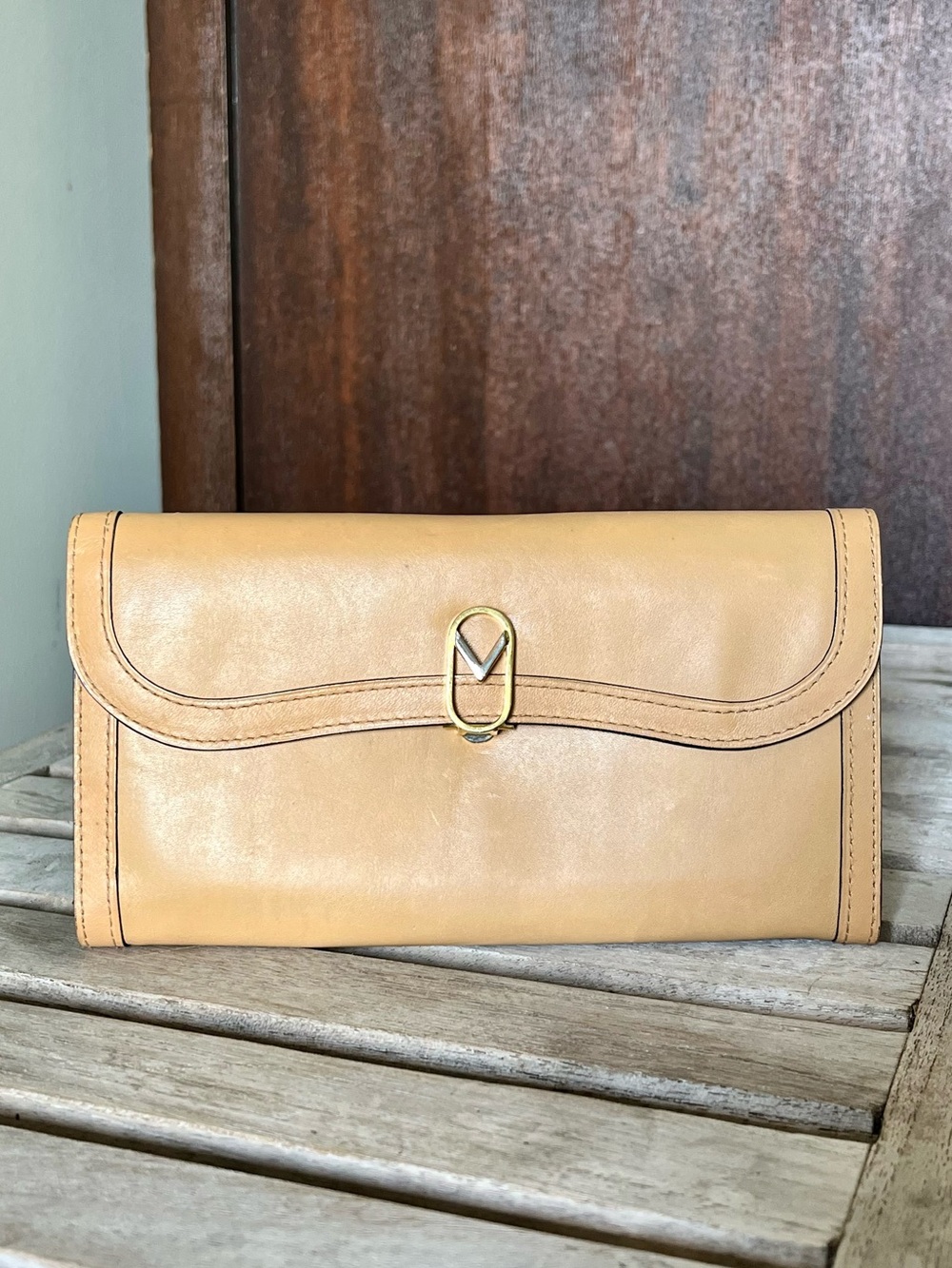 Valentino Garavani Tan Leather Wallet Clutch Made in Italy Gold V Logo Vintage